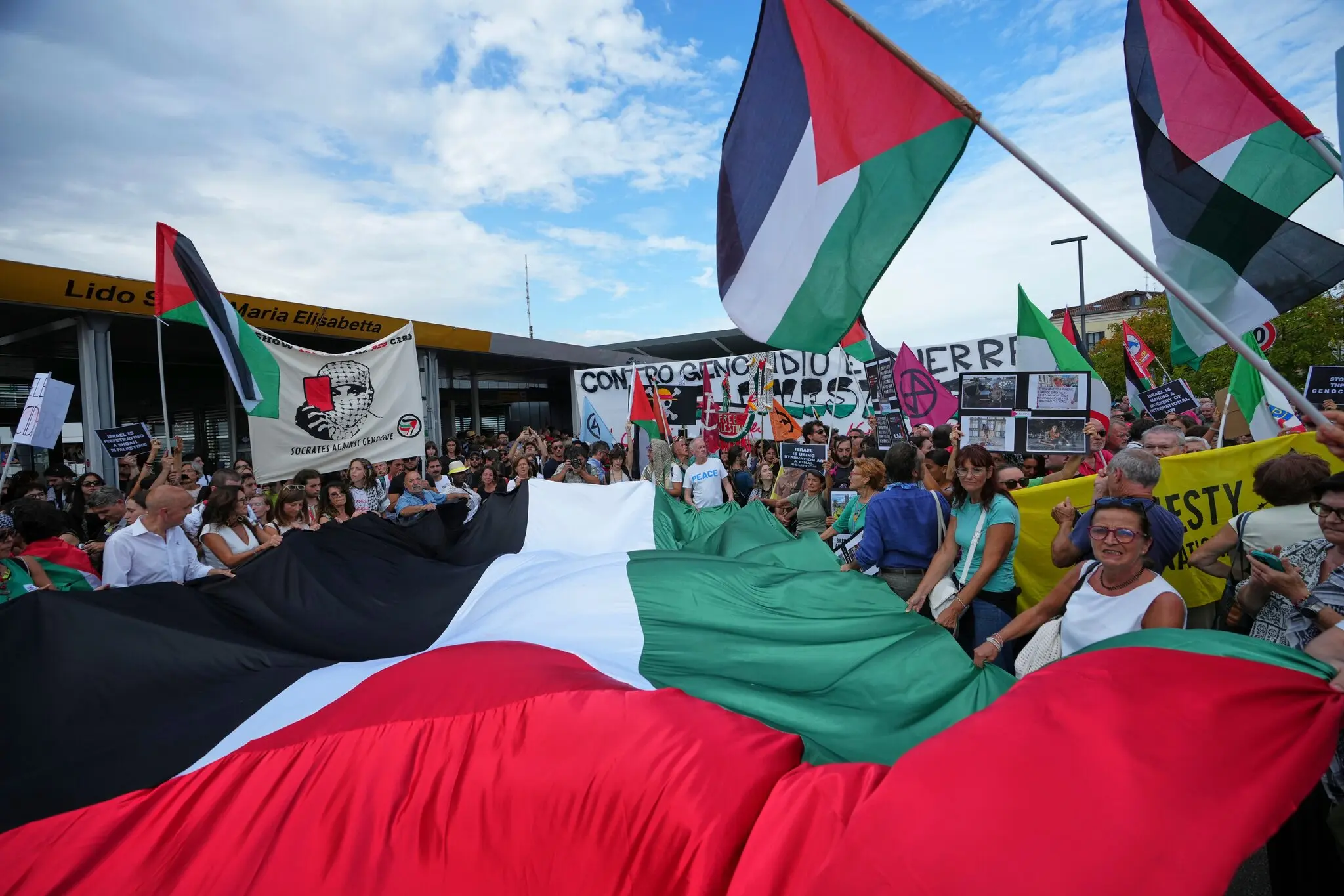 Протести за Палестину затьмарили Венеційський кінофестиваль